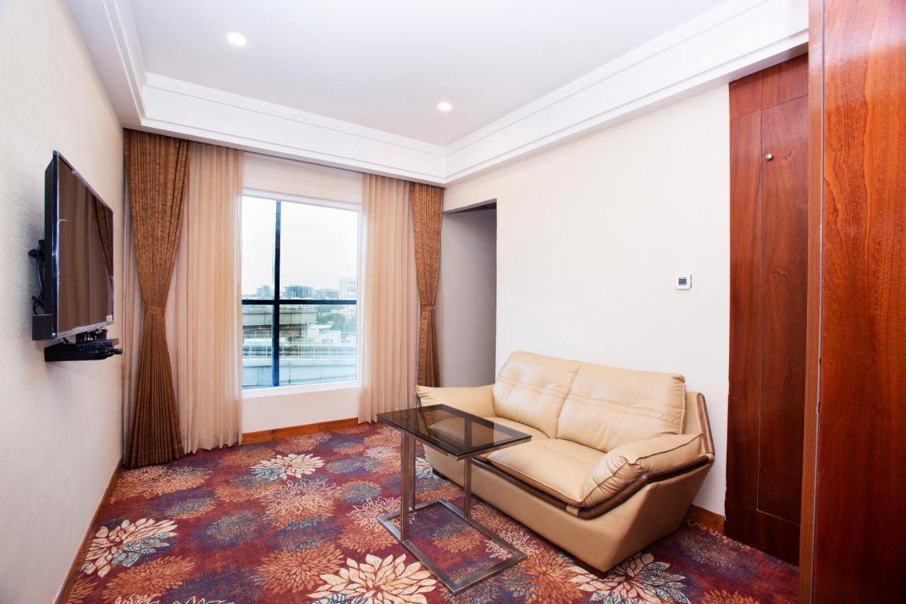 Kingston Hotel Бангалор Екстериор снимка