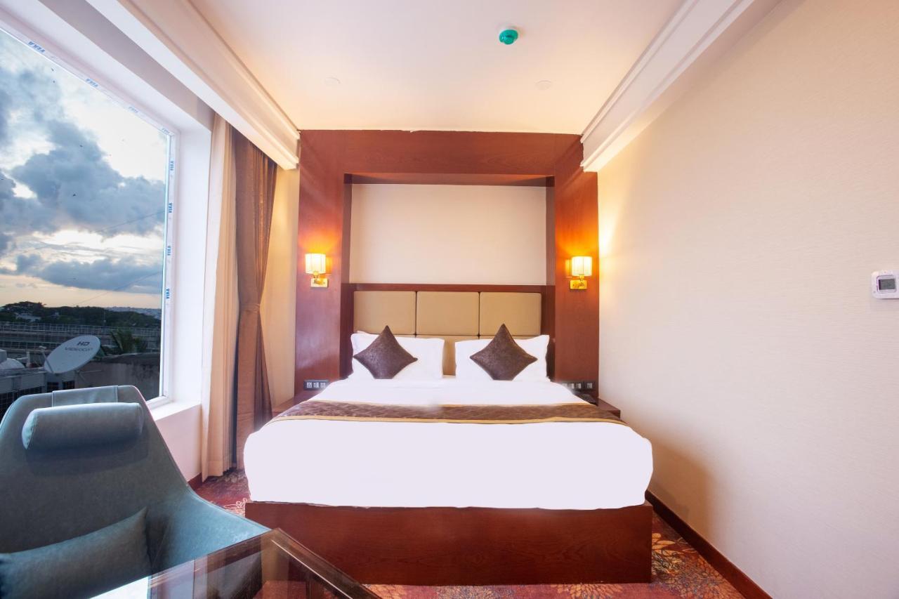 Kingston Hotel Бангалор Екстериор снимка