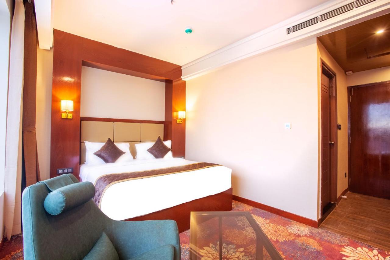 Kingston Hotel Бангалор Екстериор снимка