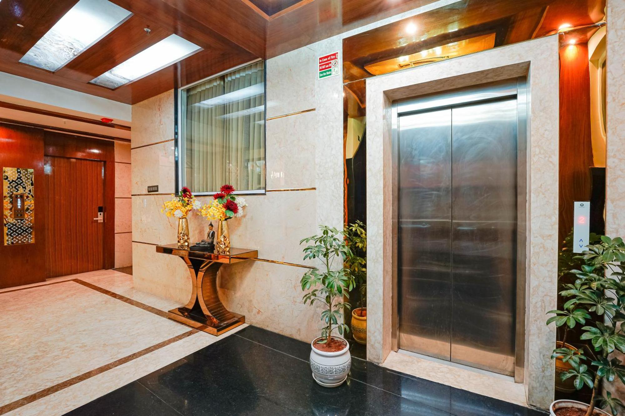 Kingston Hotel Бангалор Екстериор снимка