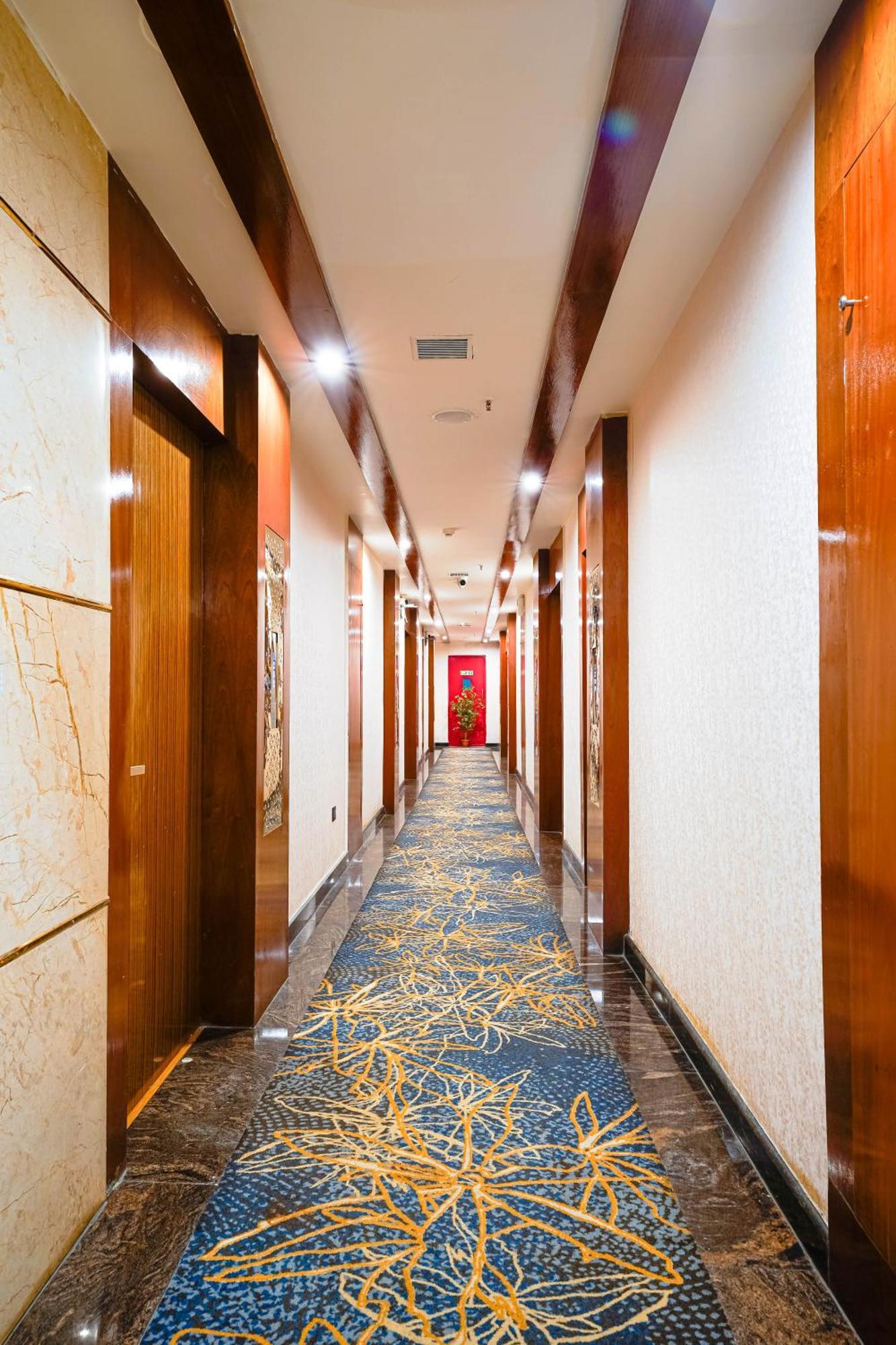 Kingston Hotel Бангалор Екстериор снимка