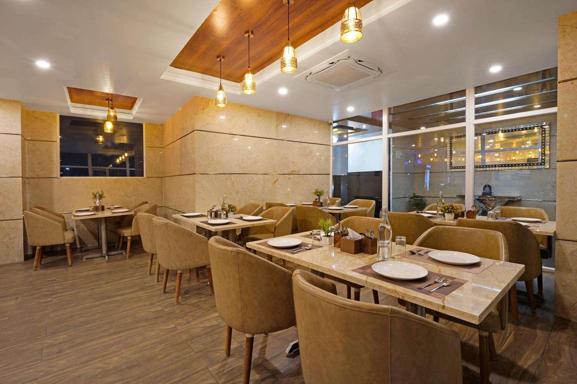 Kingston Hotel Бангалор Екстериор снимка